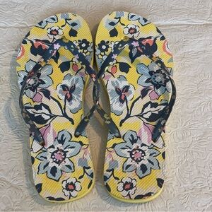 NWOT Vera Bradley Floral Rubber Yellow Flip Flops, Size 9-10